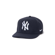 画像をギャラリービューアに読み込む, NIKE YANKEES SNAPBACK CAP
